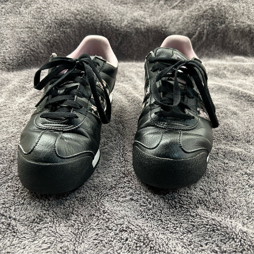 Adidas Black and Pale Pink Flower Orchid Samoa Sneakers Size 8.5